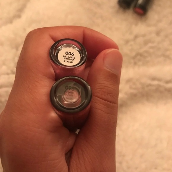 New/Sealed Revlon lipsticks/lip cream bundle - Picture 4 of 7